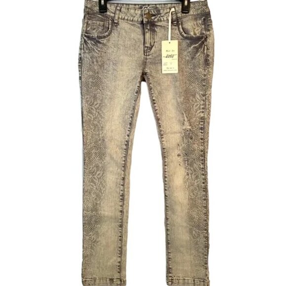EoEo Best Fit Distressed Jeans NWT size 11 - Picture 1 of 10